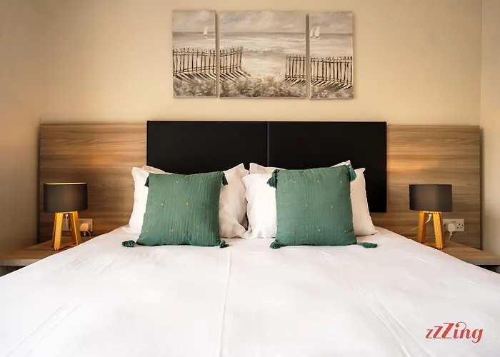 Apartment Mediterranean Living Right By The Sea *