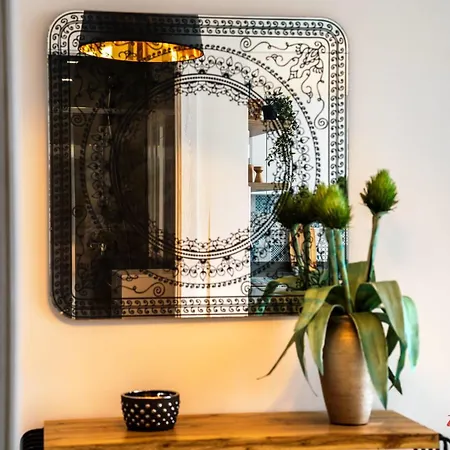 Mediterranean Living Right By The Sea דירה *