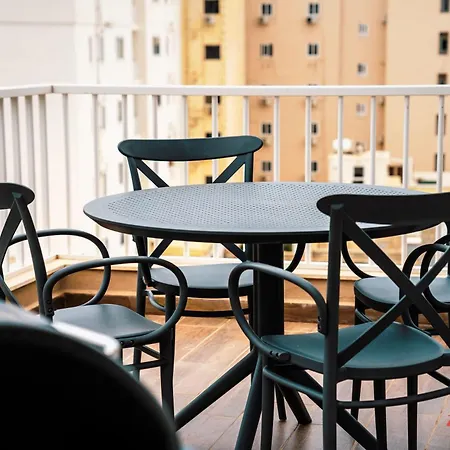 Mediterranean Living Right By The Sea דירה