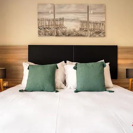 דירה Mediterranean Living Right By The Sea *